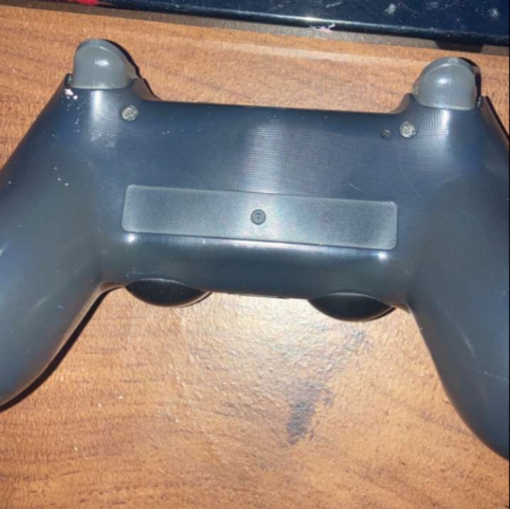 Ps4 controller - Picture 2 of 3
